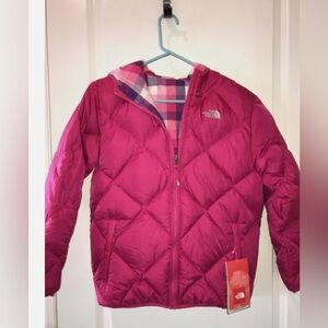 The North Face girls 550 down reversible Jacket no tags size L .
